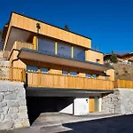 بيت ضيافة Alpen-Chalet Mit Privater Sauna Und Gletscher Panorama 4*