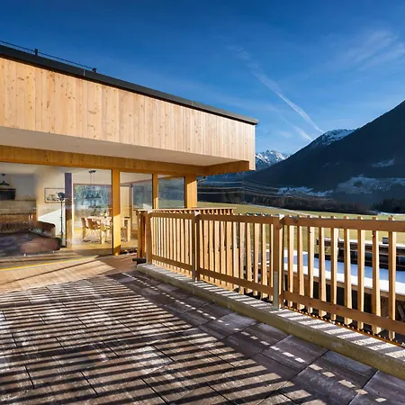 بيت ضيافة Alpen-Chalet Mit Privater Sauna Und Gletscher Panorama 4*